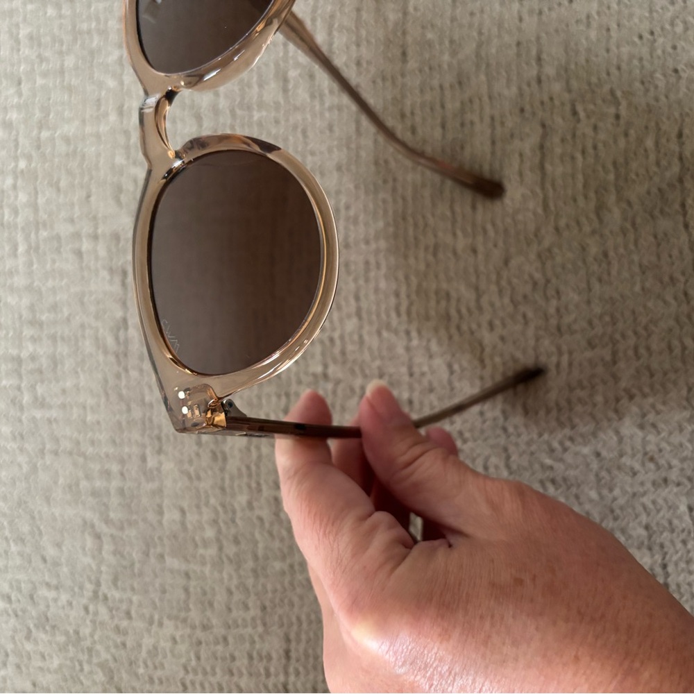 WearMe Pro Tate Sunglasses - Picture 3 of 7